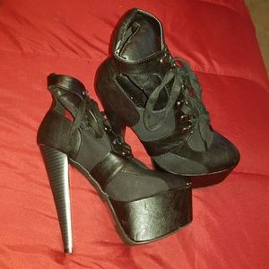 Black leather/denim type material platform bootie